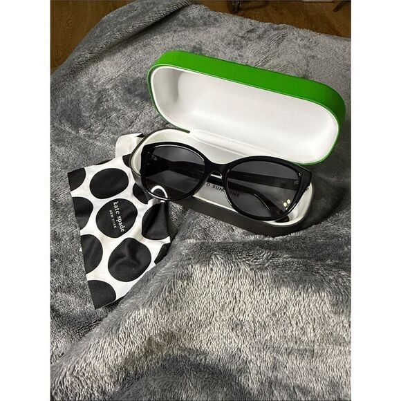 kate spade Accessories - kate spade Black Oval Sunglasses
